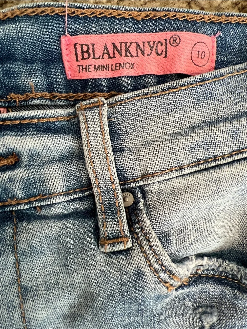 BLANKNYC Mini Lenox High Rise Distressed Denim Shorts Size 10